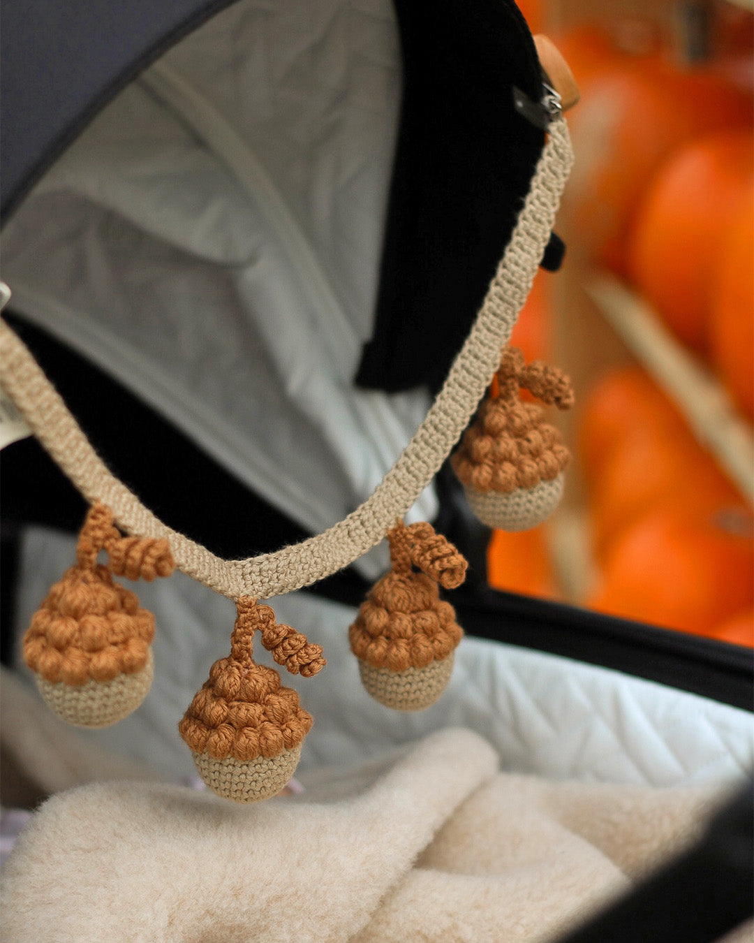 Patti Oslo Norge Acorn Pram Chain | caramel Music Mobiles & Pram Chains
