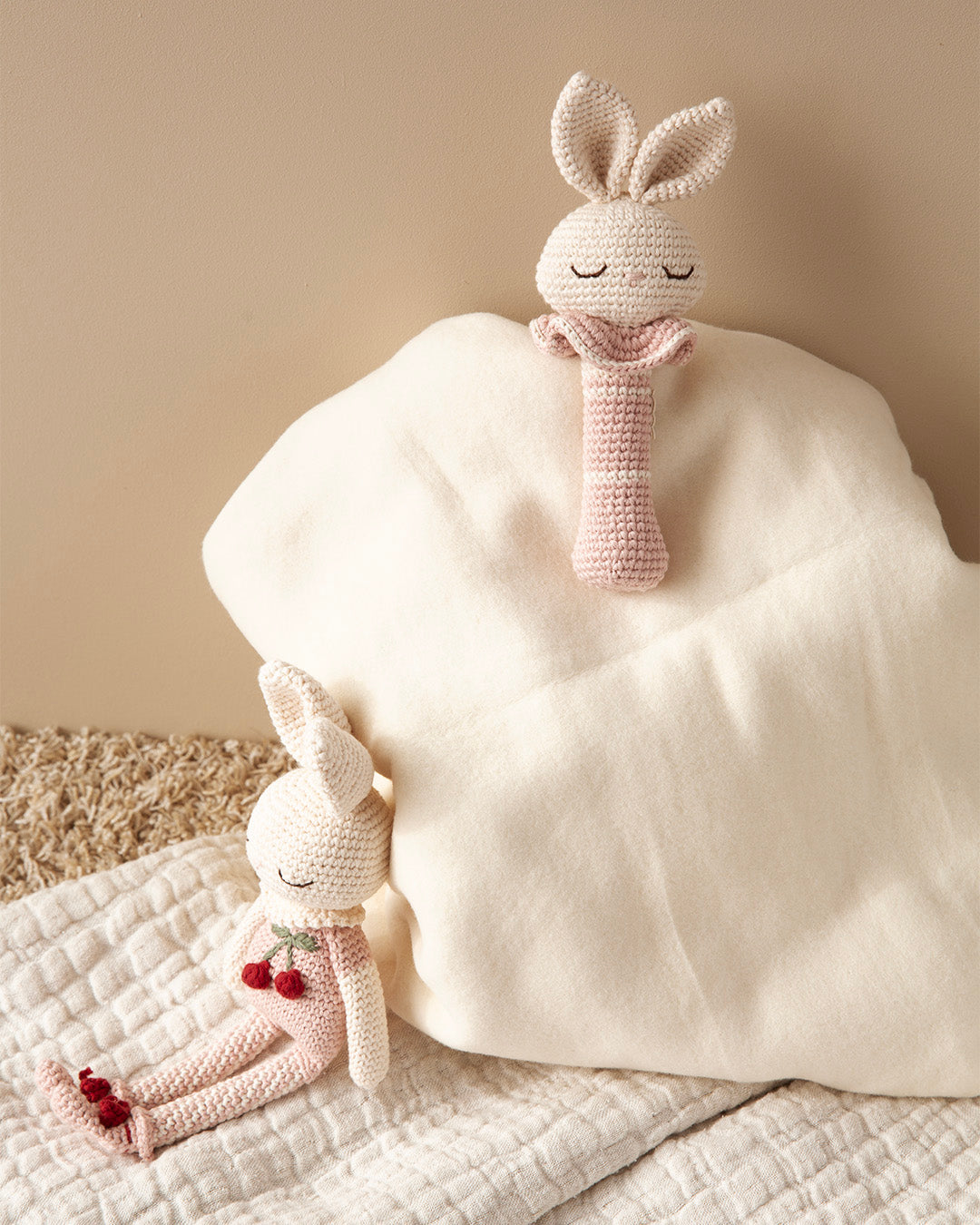 Patti Oslo Norge Kaninen Rangle | rosa Teething Rings & Rattles & Baby Gym Toys
