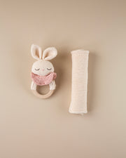 Patti Oslo Norge Bunny the Teething Ring I rosa Teething Rings & Rattles & Baby Gym Toys