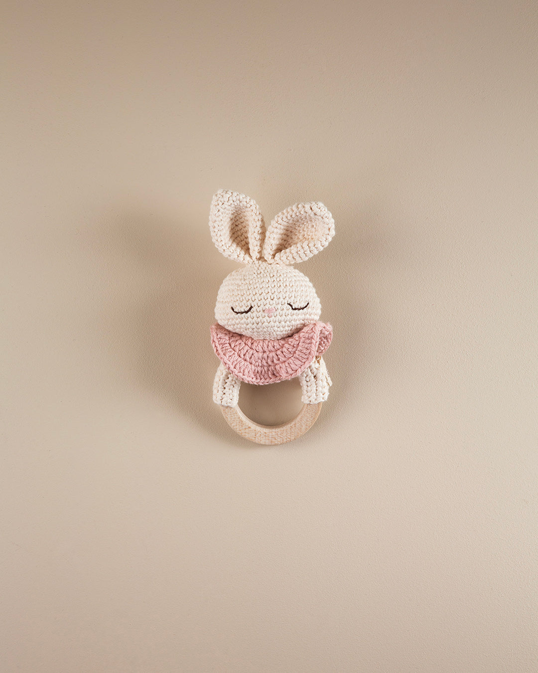 Patti Oslo Norge Bunny the Teething Ring I rosa Teething Rings & Rattles & Baby Gym Toys