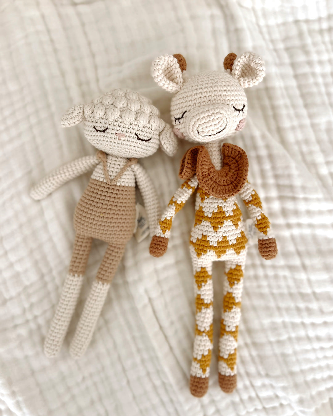 Patti Oslo Norge Goldie Giraffe | ochre overall Organic Soft Toys