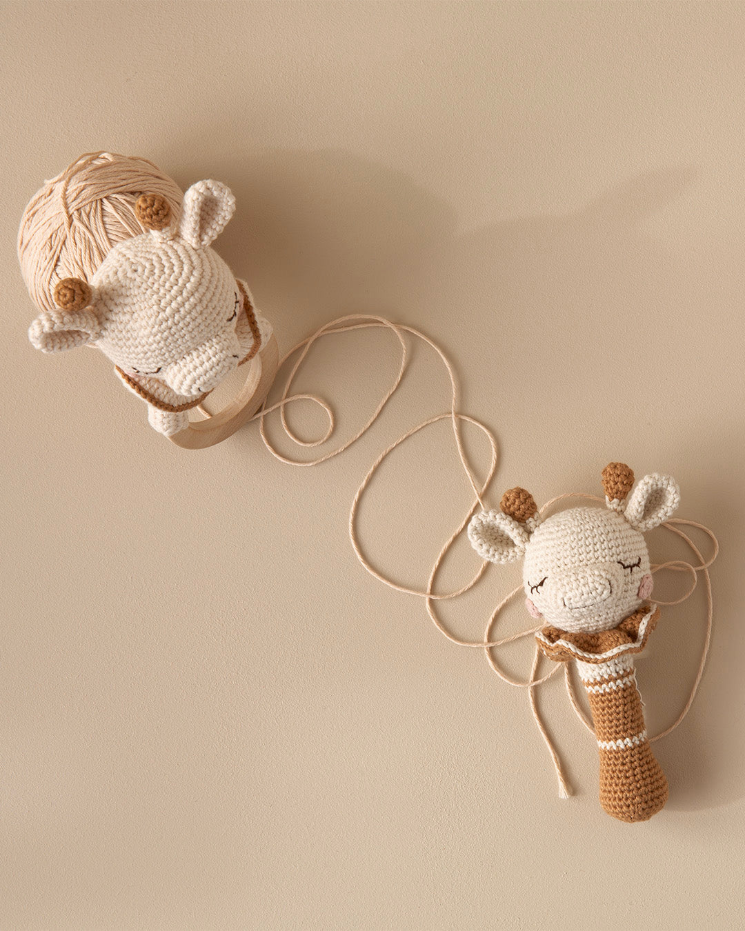 Patti Oslo Norge Goldie the Giraffe Rattle I caramel Teething Rings & Rattles & Baby Gym Toys